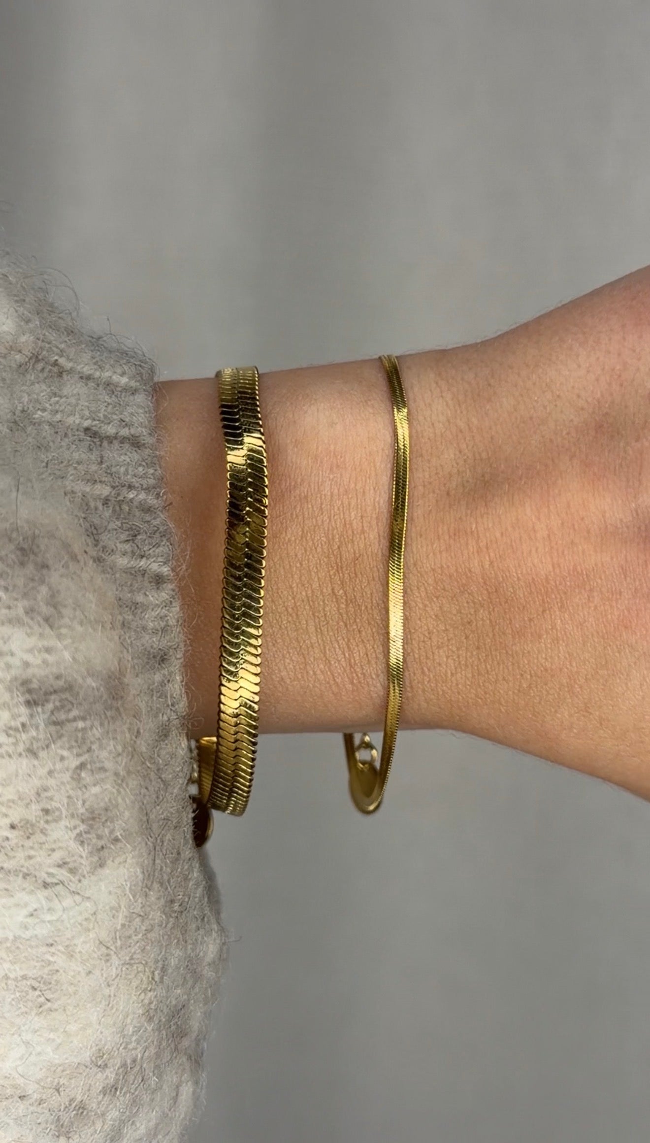 Serpentina flad slange armbånd 18K guldbelagt 2mm