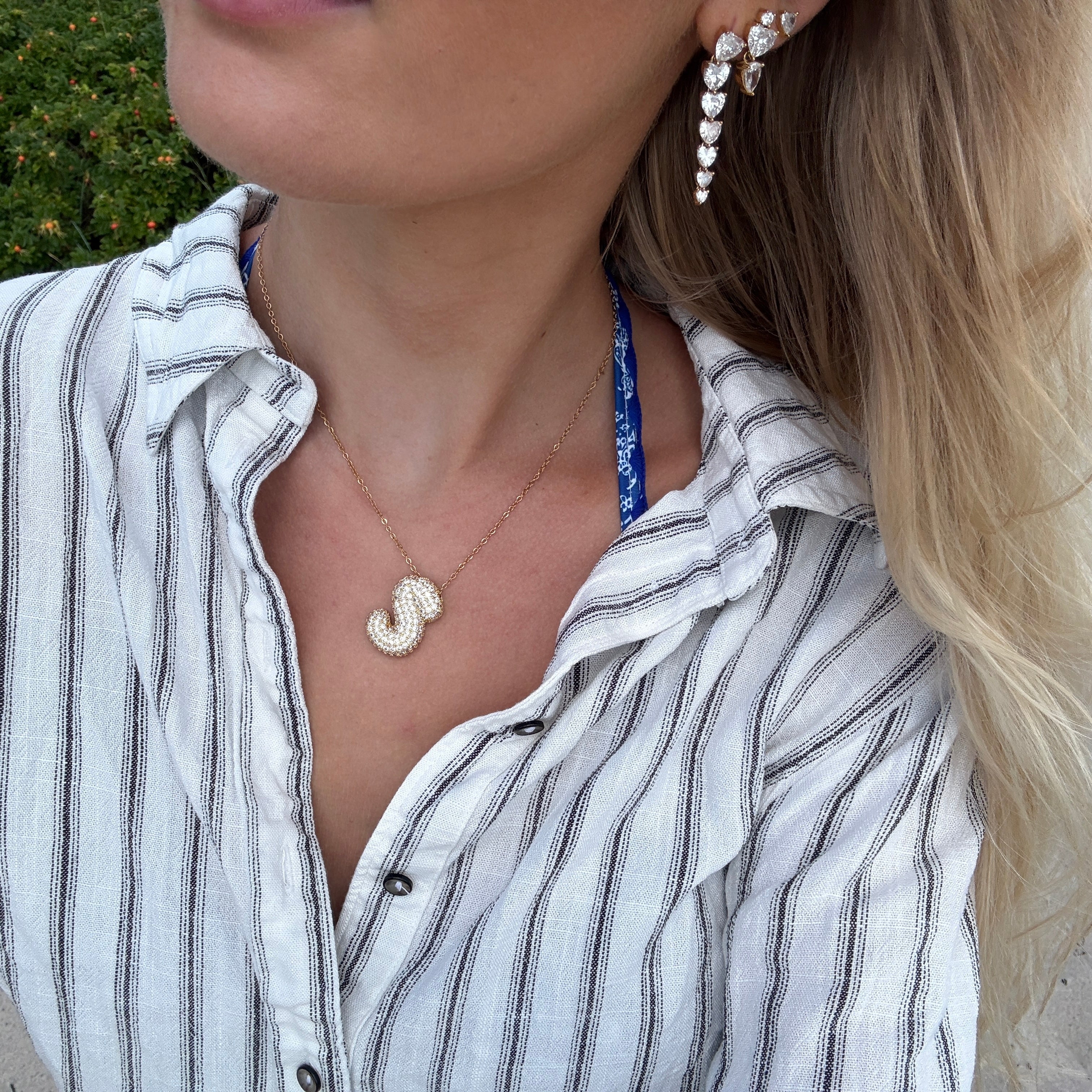 Amoria Crystal Multi Hearts øreringe 18K guldbelagt