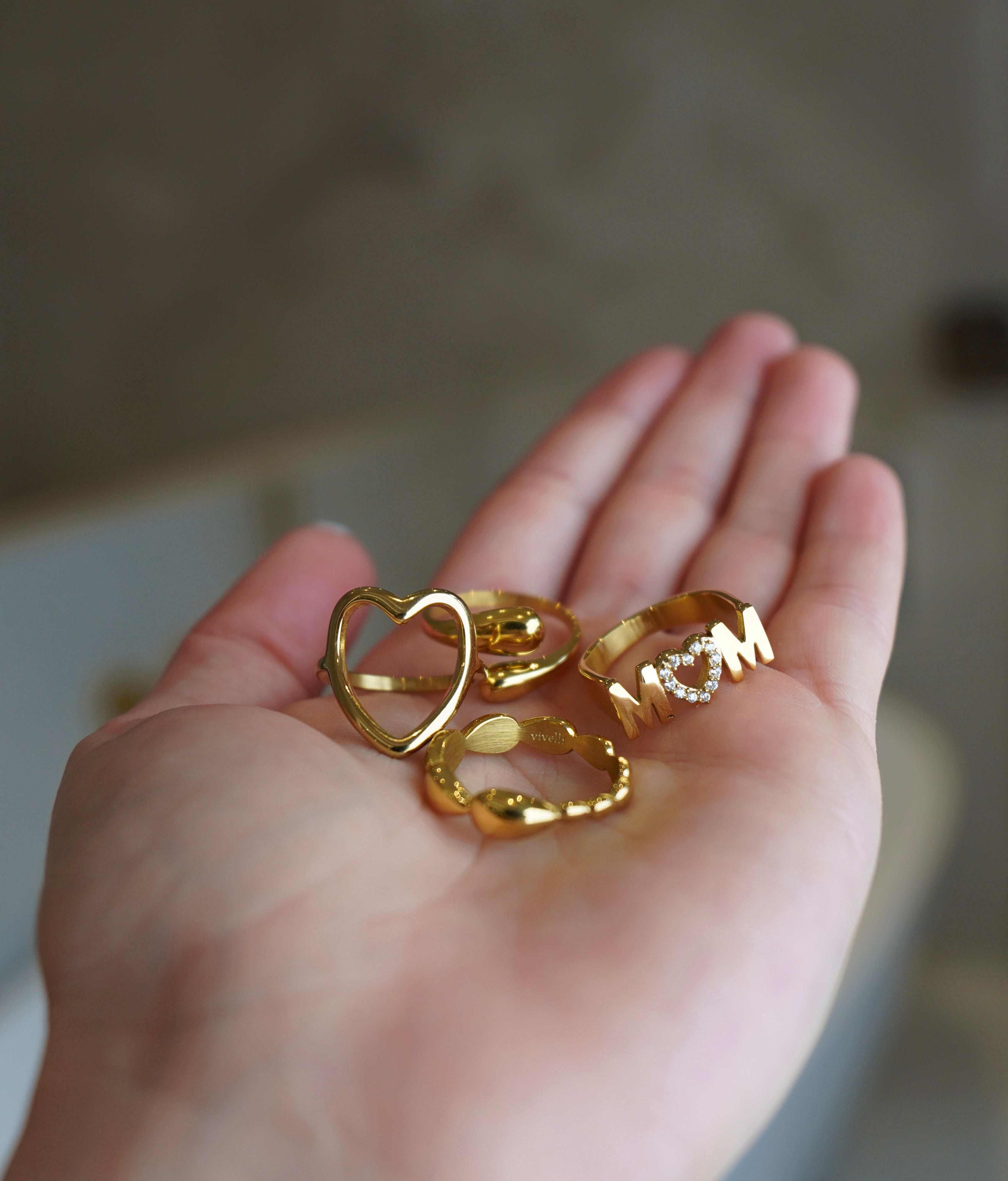 Amoria MOM Crystal heart ring 18K guldbelagt