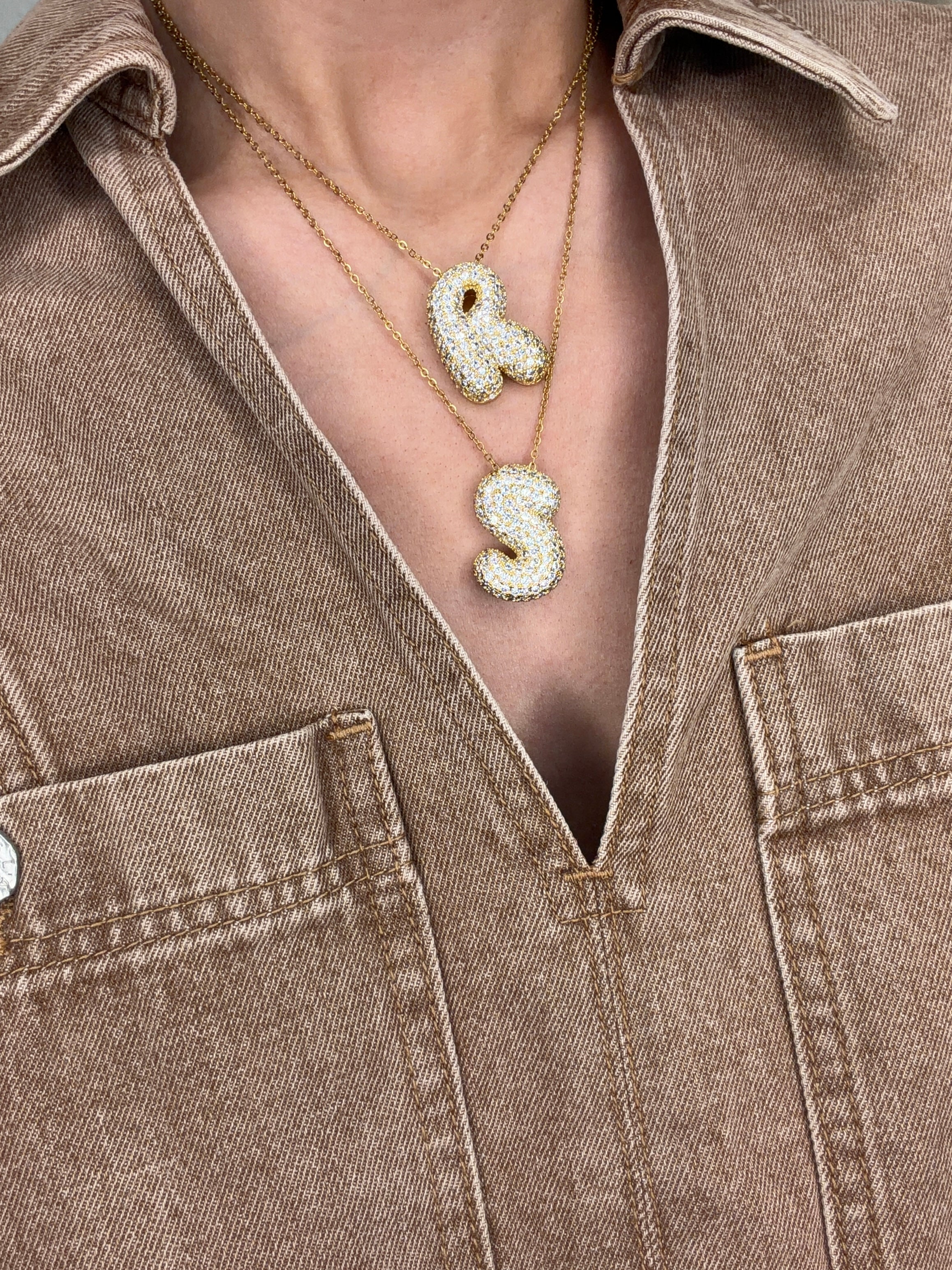 Balloon Letters halskæde med sten 18K guldbelagt